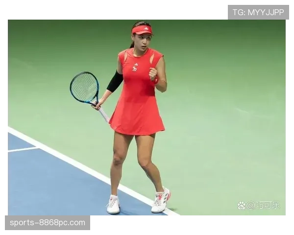 王欣瑜训练室外倒地被教练急抱，活脱脱演偶像剧现场！