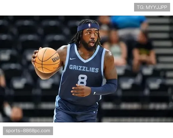 华莱士内线强攻拉开空间明显优于同期锋线球员