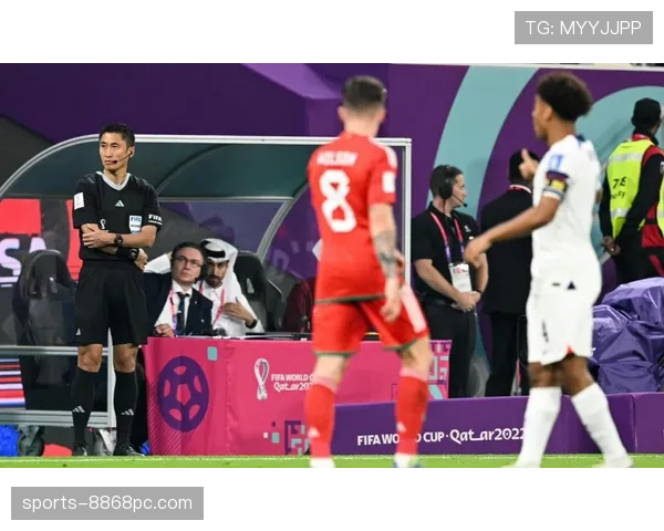 第四官员在足球比赛中承担的主要职责与裁判协同规则解析